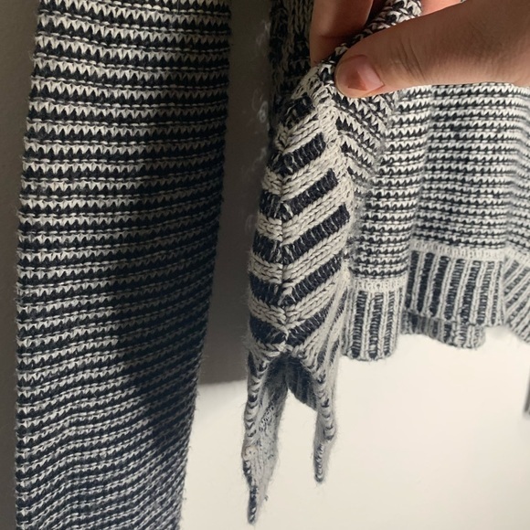 Route 66 Open Knit Long Sleeve V Neck Sweater - Picture 8 of 8